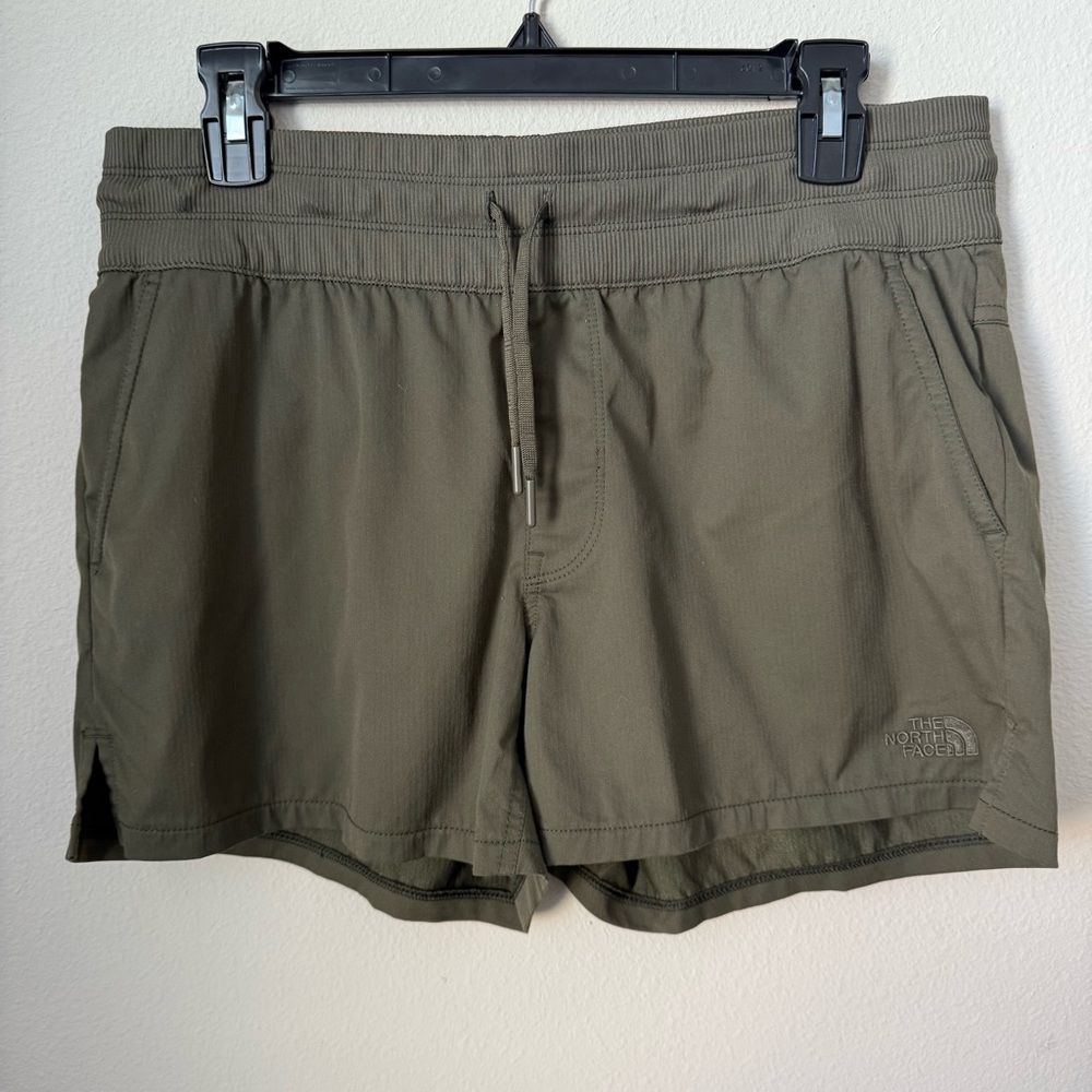 The North Face Khaki Green Casual Shorts - Picture 2 of 7